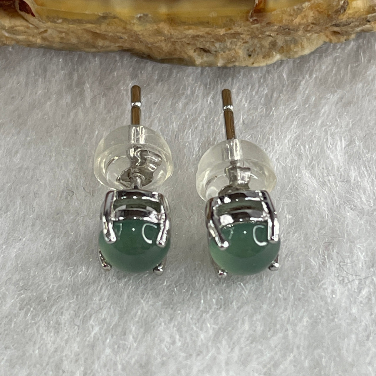 Certified Type A Icy Blueish Green Jadeite Earring in S925 Sliver 0.98g 4.5 by 2.5mm