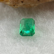 Natural Colombia Vivid Green Emerald (Beryl) Cut-Cornered Rectangular Step cut 0.43ct 4.6 by 3.8 by 3.2mm - Huangs Jadeite and Jewelry Pte Ltd