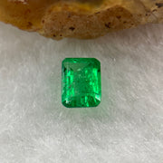 Natural Colombia Green Emerald (Beryl) Cut-Cornered Rectangular step cut 0.60ct 6.2 by 4.5 by 2.9mm - Huangs Jadeite and Jewelry Pte Ltd