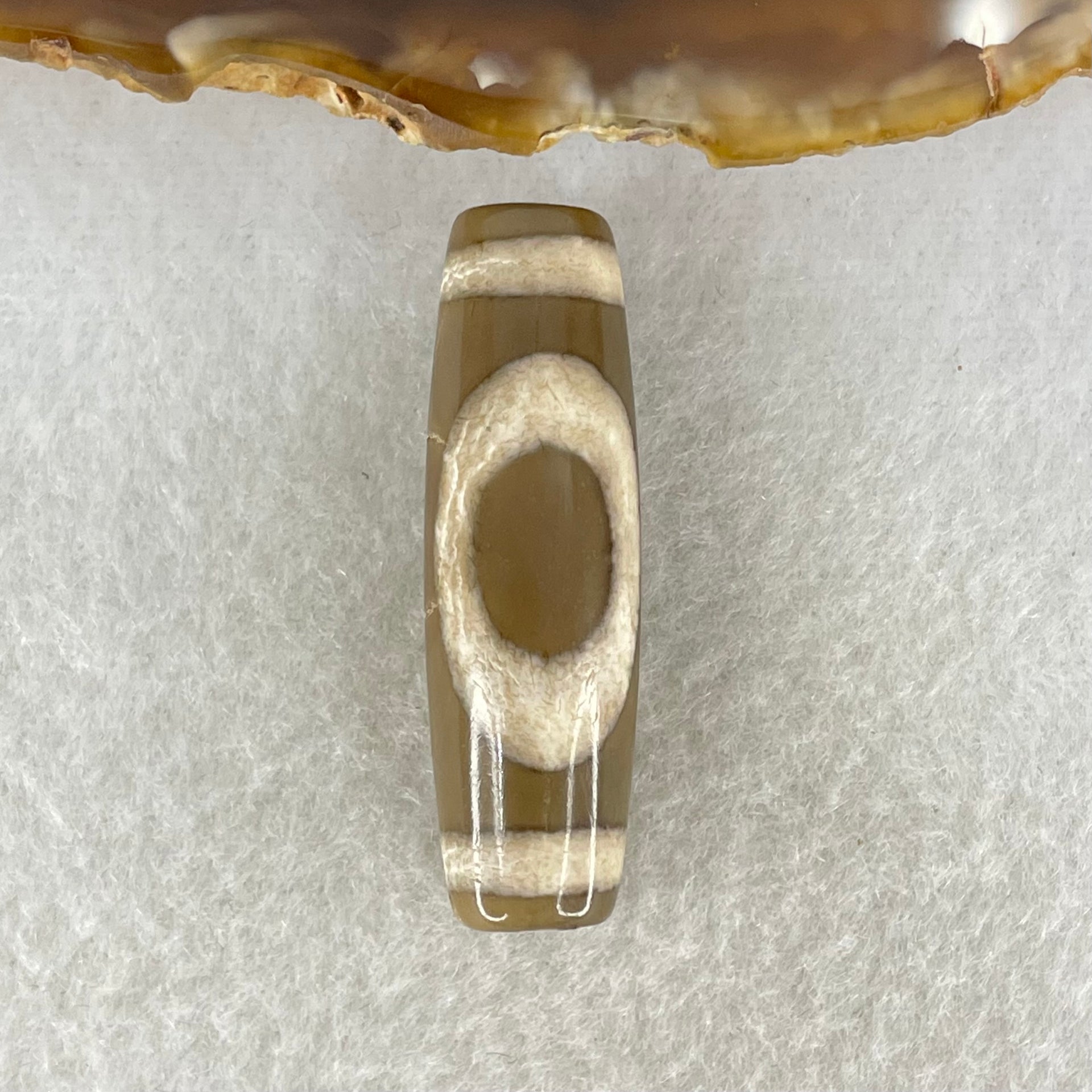Natural Powerful Tibetan Old Oily Agate Sky Door Serenity 1 Eye Dzi Bead Heavenly Master (Tian Zhu) 一眼天诛 8.74g 39.3 by 11.9mm - Huangs Jadeite and Jewelry Pte Ltd