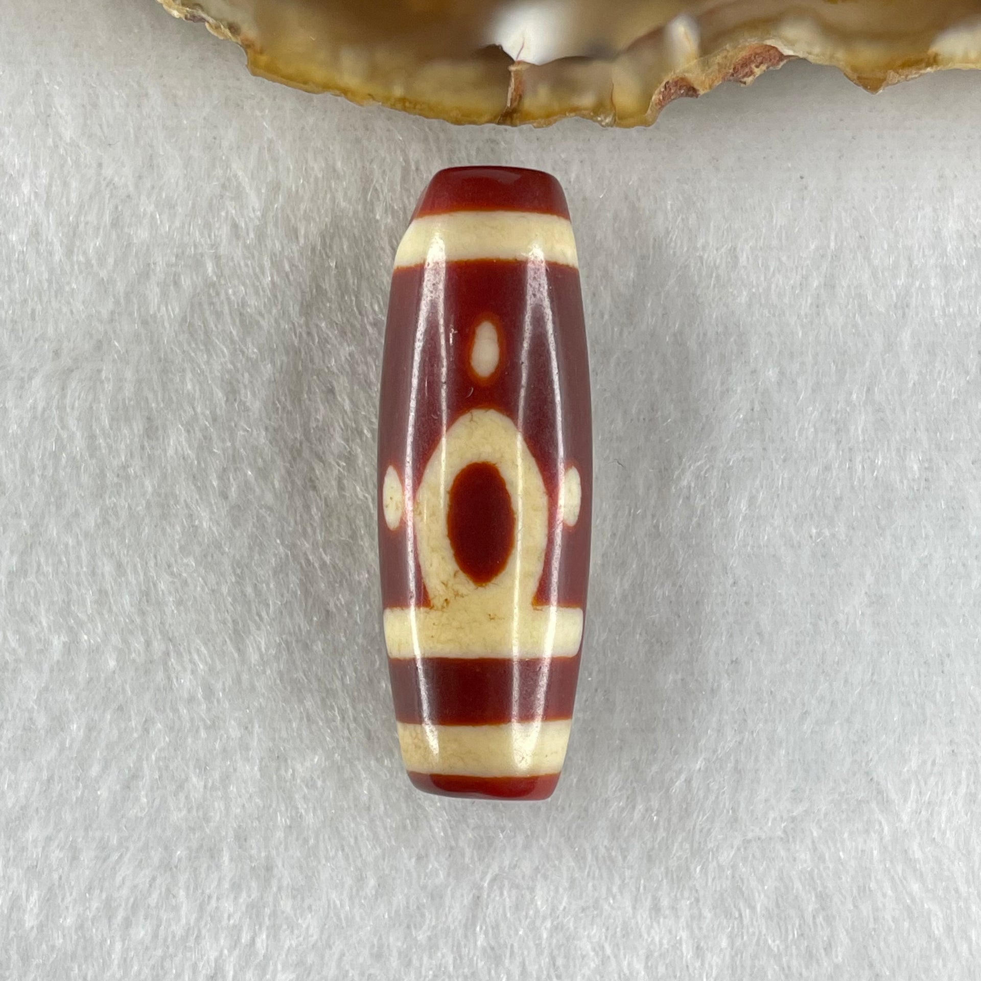 Natural Powerful Tibetan Old Oily Red White Agate One Eye Earth Element Dzi Bead Heavenly Master (Tian Zhu) 一眼土元素天珠 9.78g 37.7 by 13.1mm - Huangs Jadeite and Jewelry Pte Ltd
