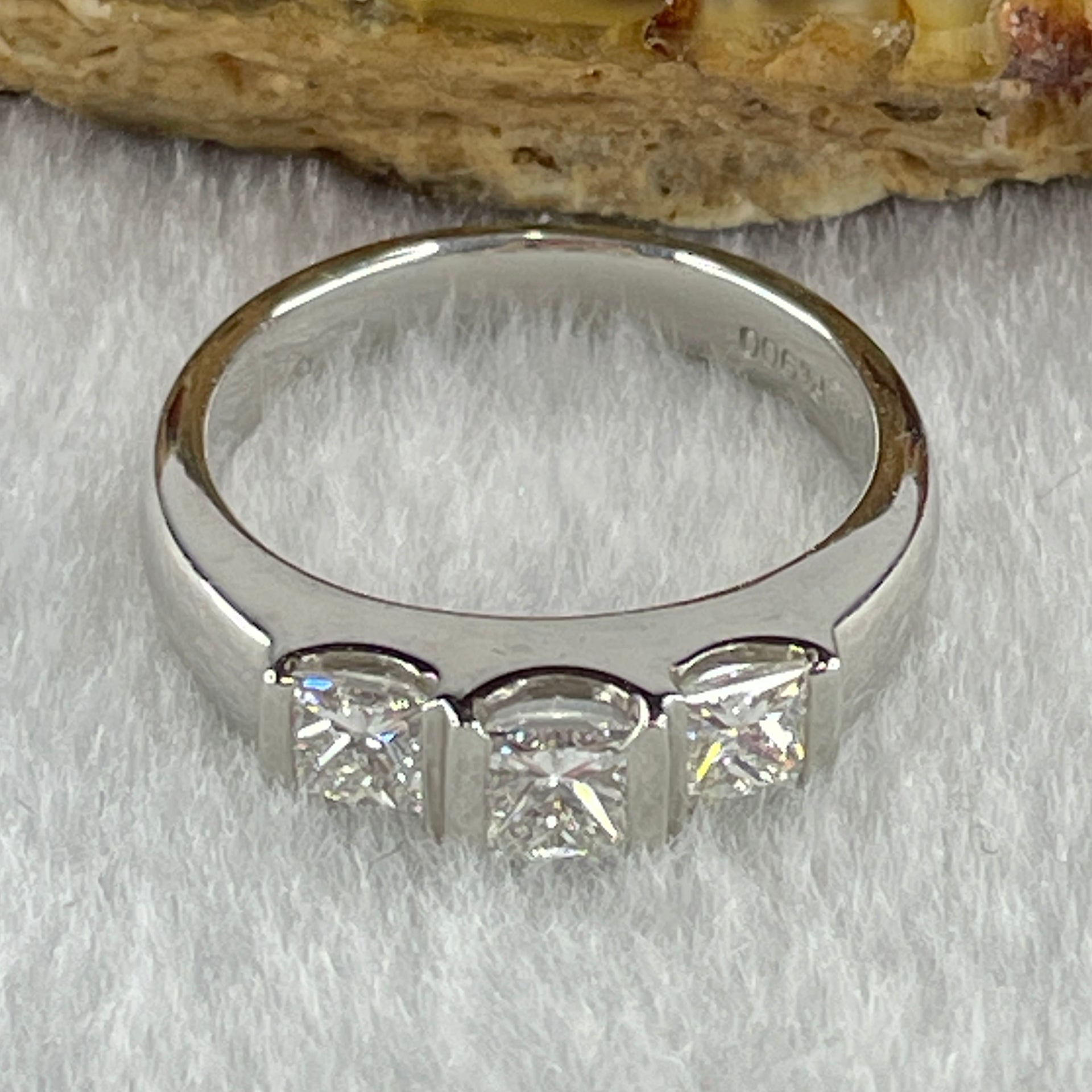 High Grade Natural Diamonds 1.0ct Platinum PT900 Ring Total 7.28g US6 HK13 EU52 Inner Diameter 16.5mm - Huangs Jadeite and Jewelry Pte Ltd