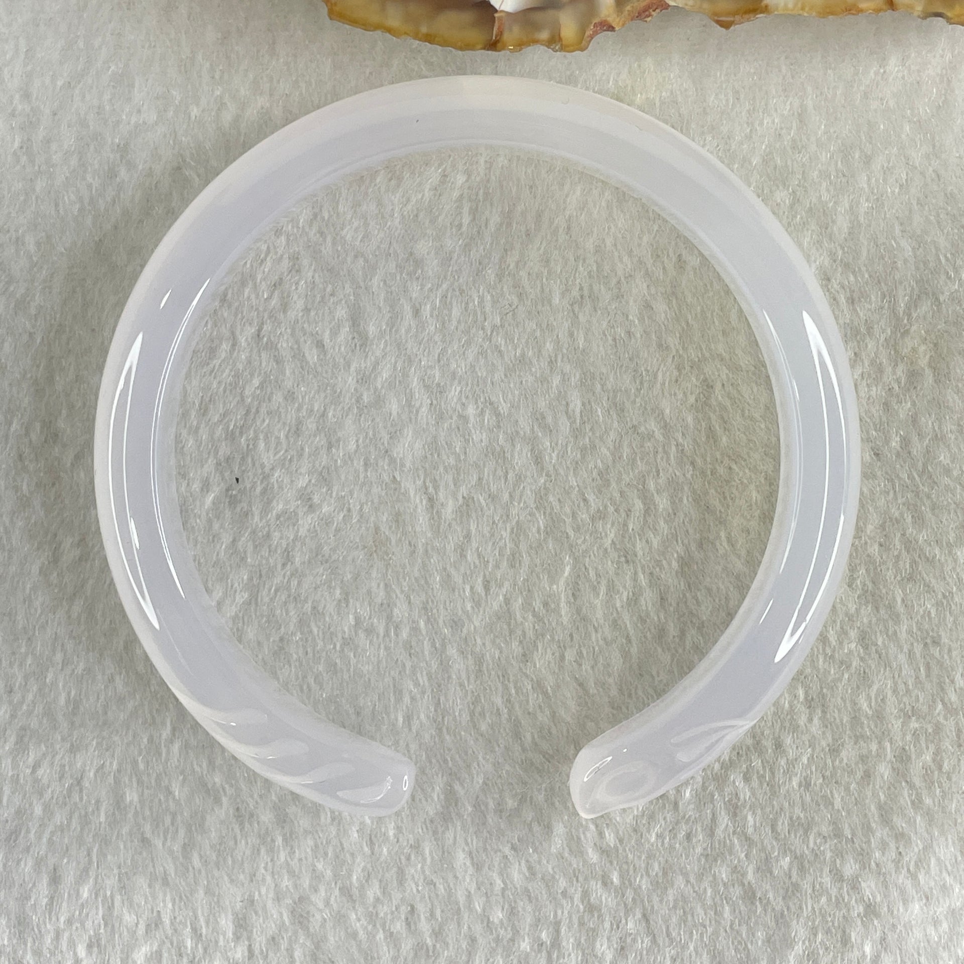 Natural Pinky Agate Fox Bange Internal Dimeter 57.3mm 26.43g 10.2 by 7.6mm - Huangs Jadeite and Jewelry Pte Ltd