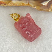 Natural Strawberry Quartz Fortune Cat Charm 3.19g 16.9 by 12.6 by 9.1mm - Huangs Jadeite and Jewelry Pte Ltd