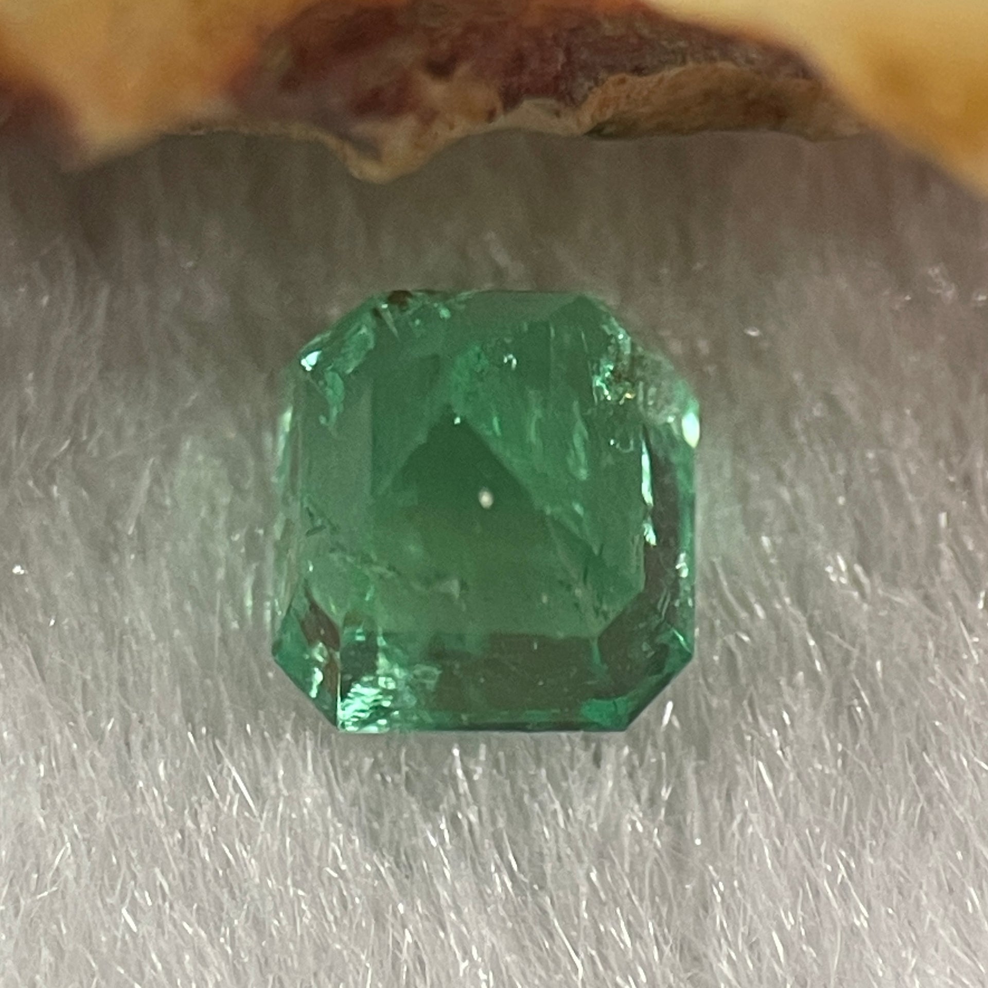 Natural Colombia Green Emerald (Beryl) Cut-Cornered Rectangular step cut 0.85ct 5.3 by 4.9 by 4.4mm - Huangs Jadeite and Jewelry Pte Ltd
