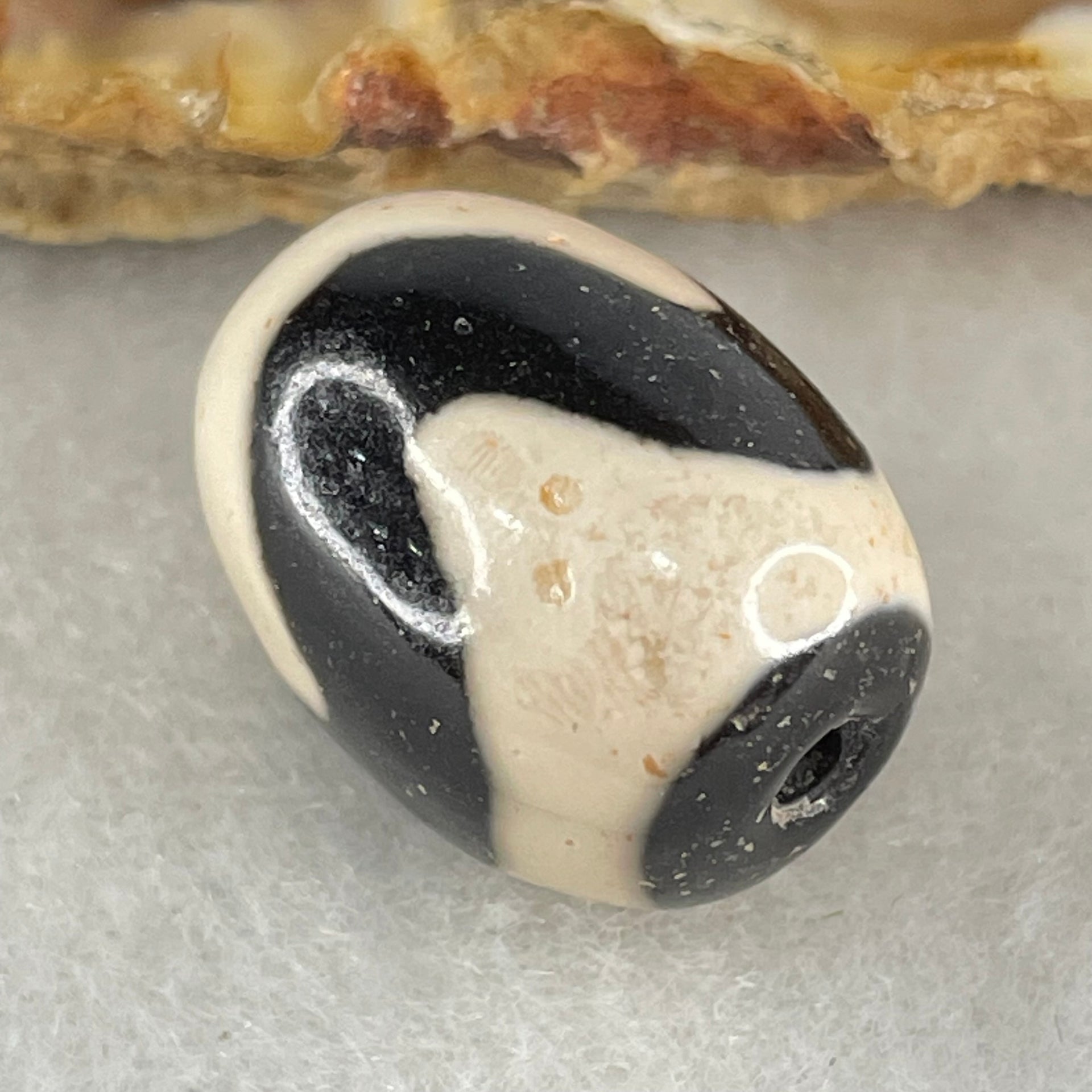 Natural Powerful Tibetan Old Oily Agate Tiger Tooth Daluo Dzi Bead Heavenly Master (Tian Zhu) 虎呀天诛 4.65g 17.5 by 13.1mm - Huangs Jadeite and Jewelry Pte Ltd