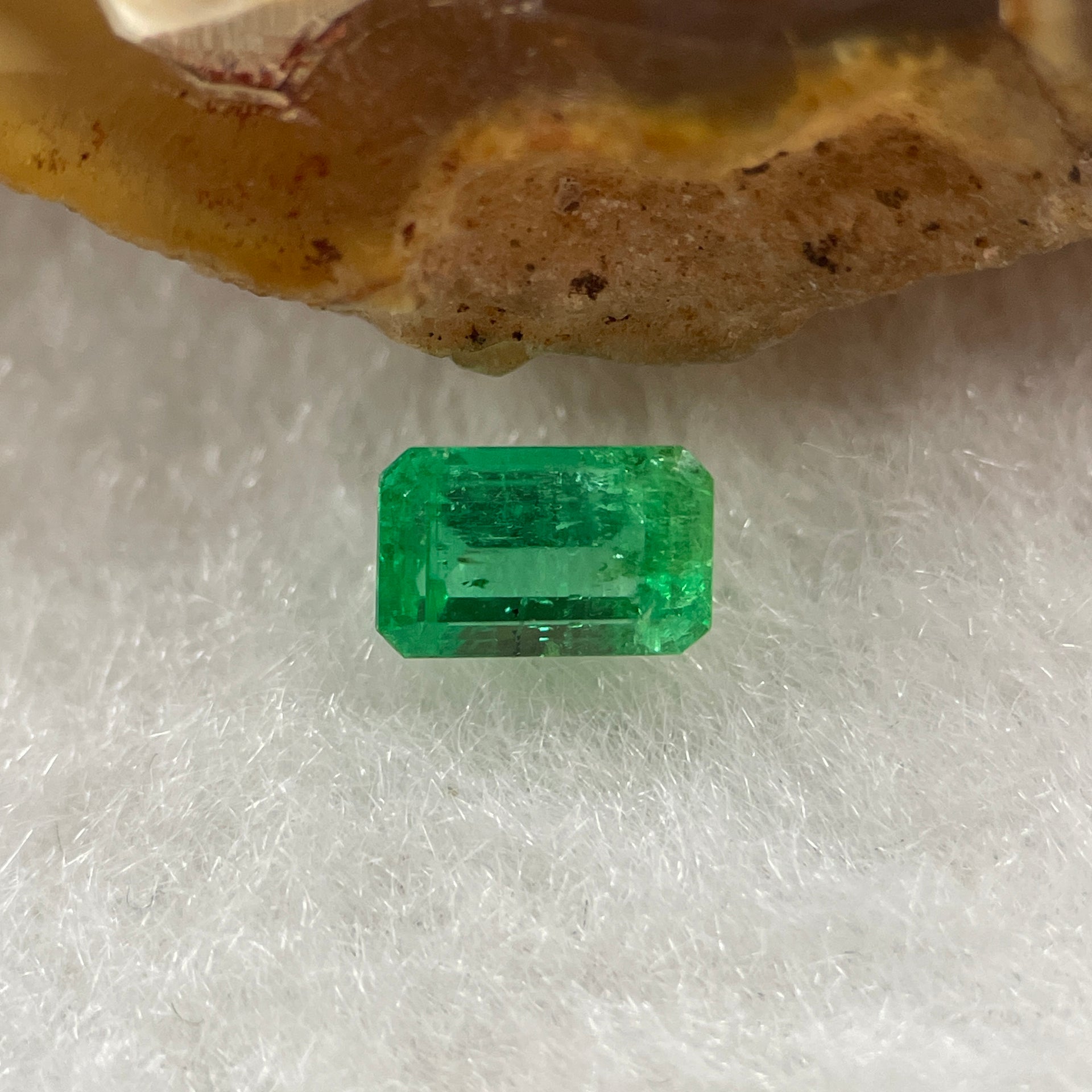 Natural Colombia Green Emerald (Beryl) Cut-Cornered Rectangular step cut 0.58ct 5.8 by 3.8 by 3.3mm - Huangs Jadeite and Jewelry Pte Ltd