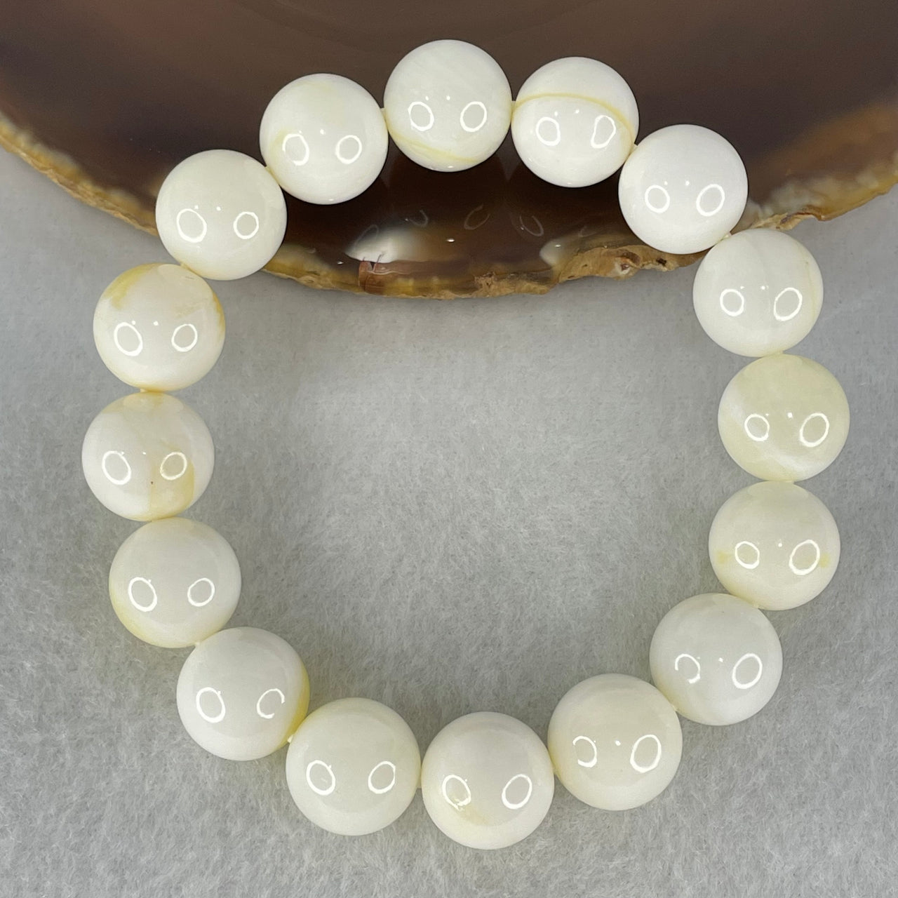 Natural Tridacna Sea Shell Beads Bracelet 46.58g 17cm 12.5mm 16 Beads - Huangs Jadeite and Jewelry Pte Ltd