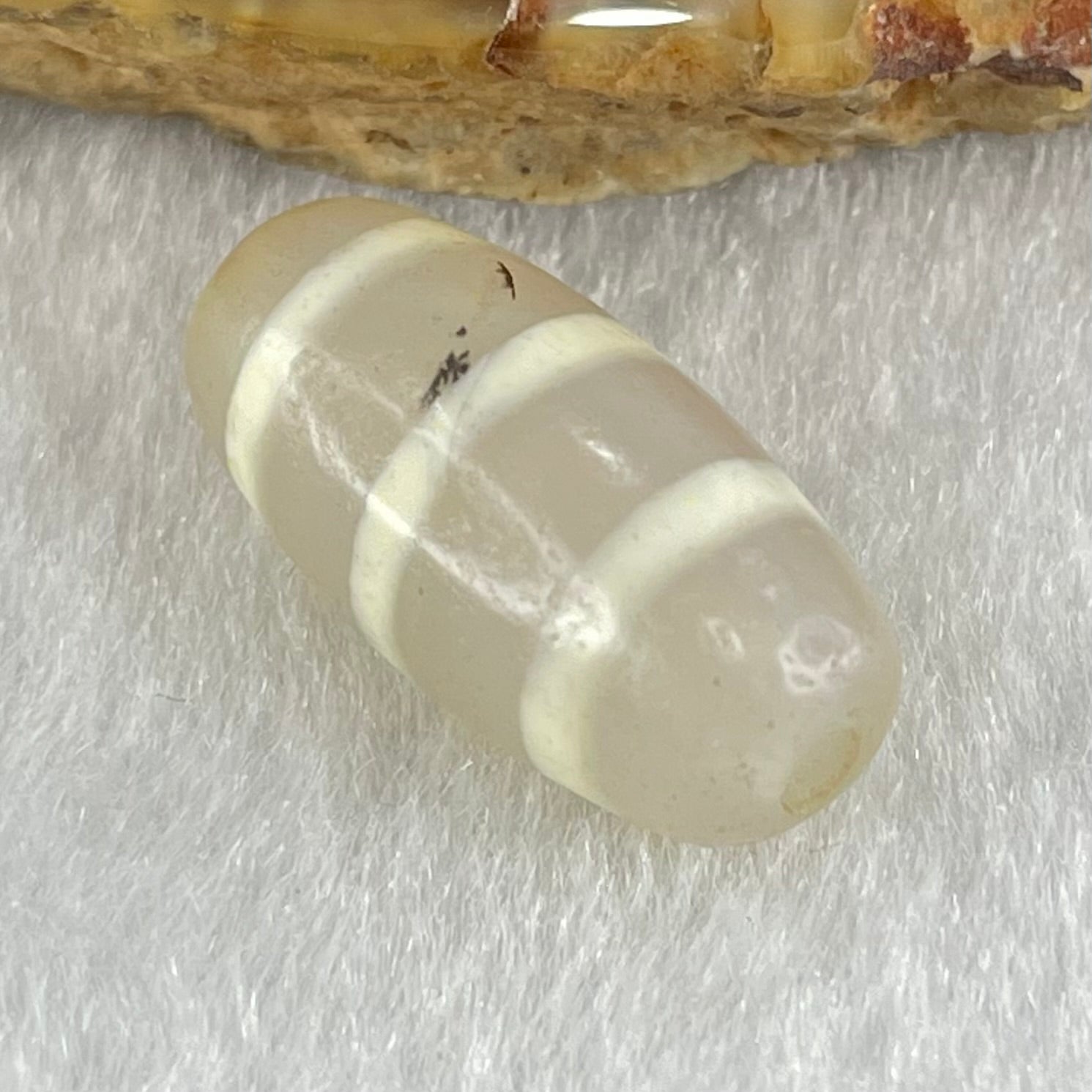 Natural Powerful Tibetan Old Oily Agate 3-Lines Dzi Bead Heavenly Master (Tian Zhu) 三行天诛 2.76g 20.1 by 9.7mm - Huangs Jadeite and Jewelry Pte Ltd