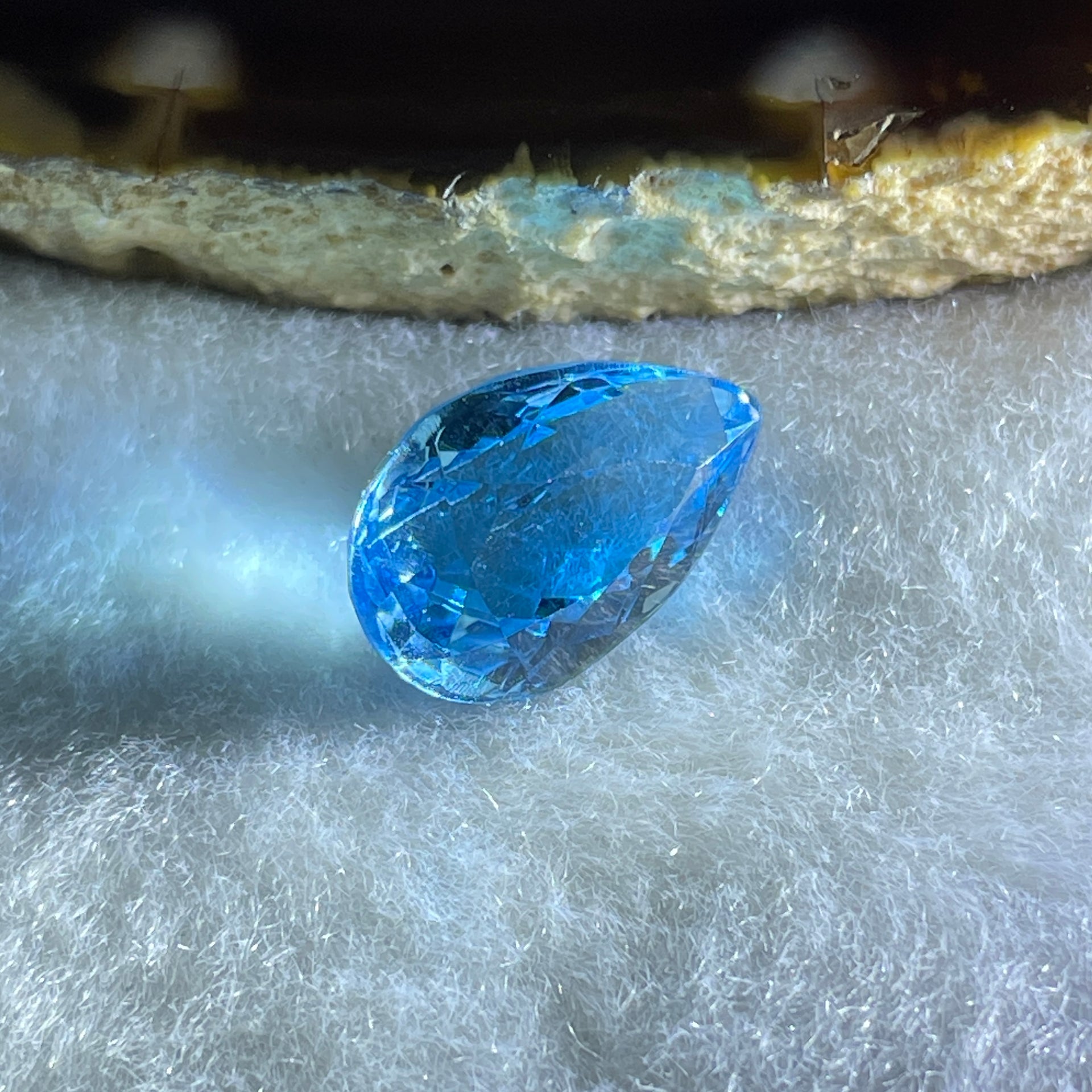 Natural Sky Blue Topaz Teardrop Shape 9.50ct 15.0 by 10.0 by 8.2mm - Huangs Jadeite and Jewelry Pte Ltd