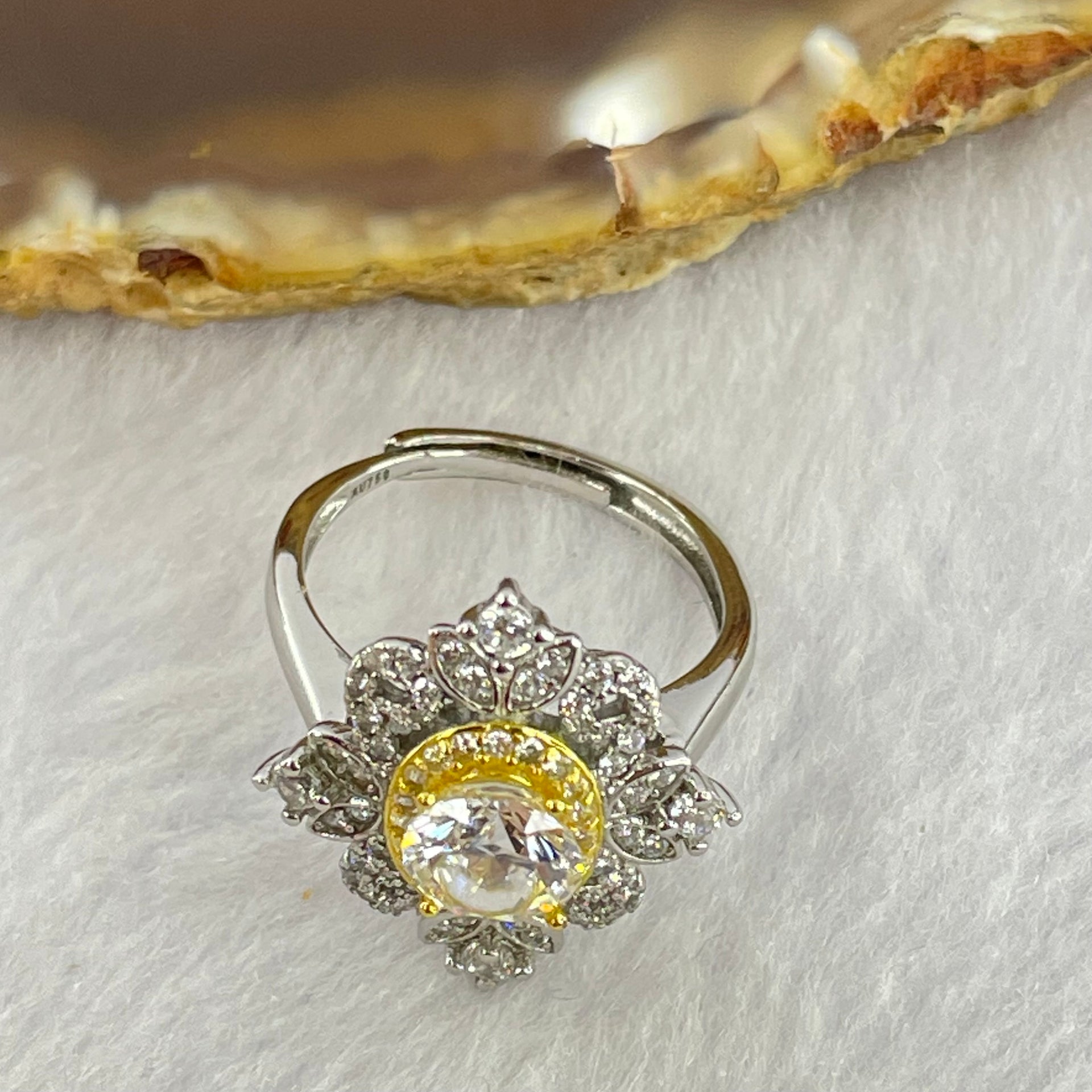 Colourless Cubic Zirconia with Crystals in AU750 Plated In Sliver Ring (Adjustable Size) 3.81g 8.5 by 6.7mm - Huangs Jadeite and Jewelry Pte Ltd