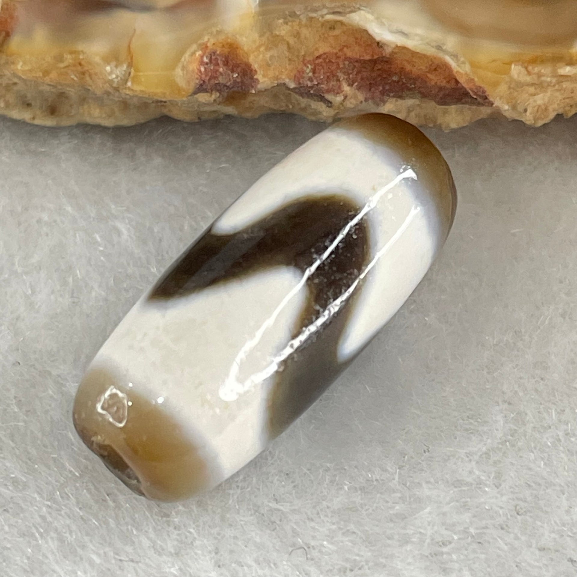 Natural Powerful Tibetan Old Oily Agate Tiger Tooth Daluo Dzi Bead Heavenly Master (Tian Zhu) 2.16g 19.8 by 8.4mm - Huangs Jadeite and Jewelry Pte Ltd
