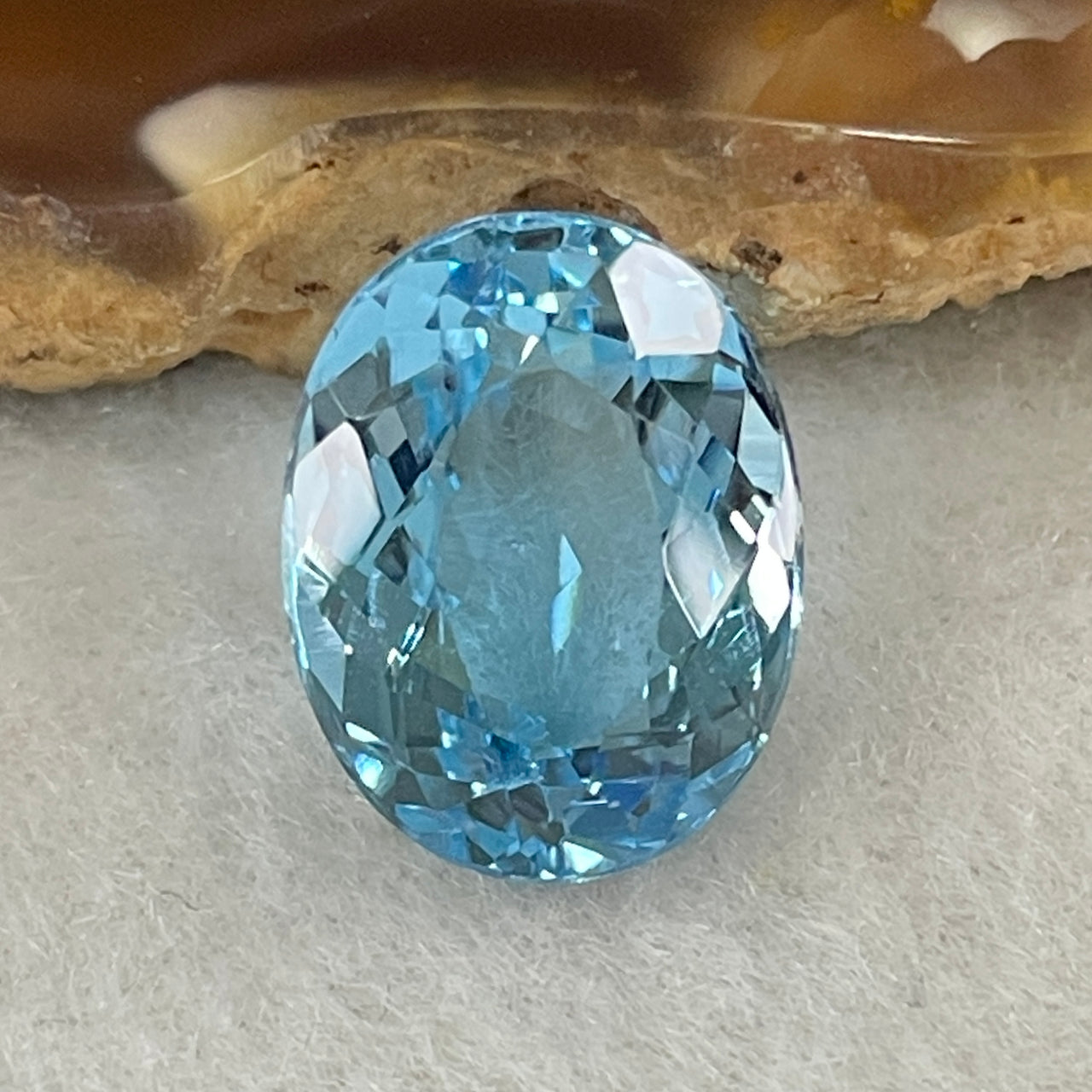 Natural Sky Blue Topaz Oval Shape 9.55ct 13.8 by 10.6 by 8.0mm - Huangs Jadeite and Jewelry Pte Ltd