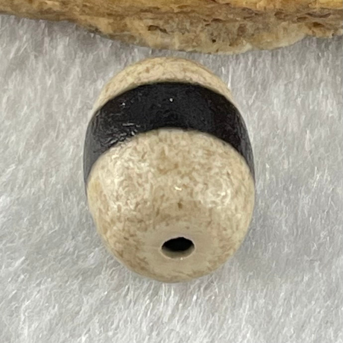 Natural Powerful Tibetan Old Oily Agate 1 Lines Dzi Bead Heavenly Master (Tian Zhu) 2.08g 13.5 by 10.1mm - Huangs Jadeite and Jewelry Pte Ltd