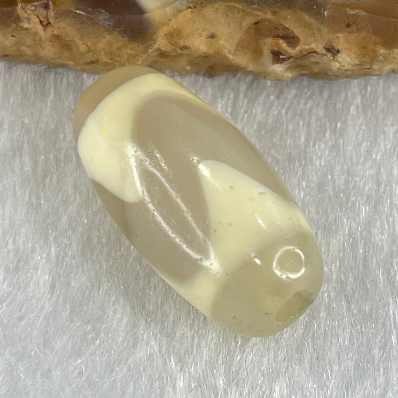Natural Powerful Tibetan Old Oily Agate Tiger Tooth Daluo Dzi Bead Heavenly Master (Tian Zhu) 虎呀天诛 2.68g 20.1 by 9.8mm - Huangs Jadeite and Jewelry Pte Ltd