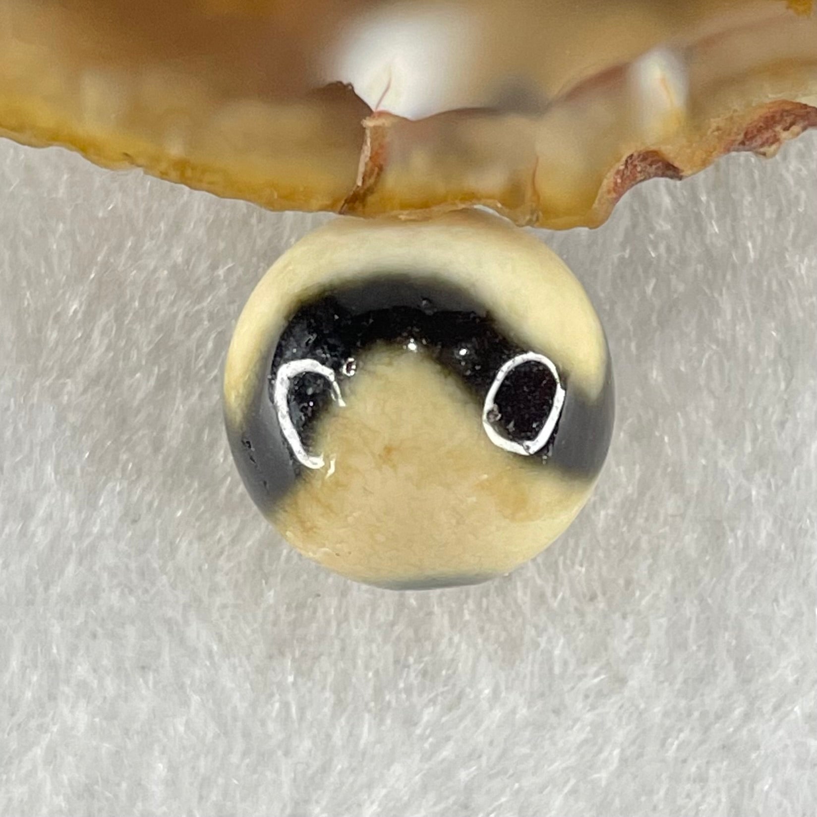 Natural Powerful Tibetan Old Oily Yellowish White with Black Agate Tiger Tooth Daluo Dzi Bead Heavenly Master (Tian Zhu) 虎呀天诛 3.56g 13.7mm - Huangs Jadeite and Jewelry Pte Ltd