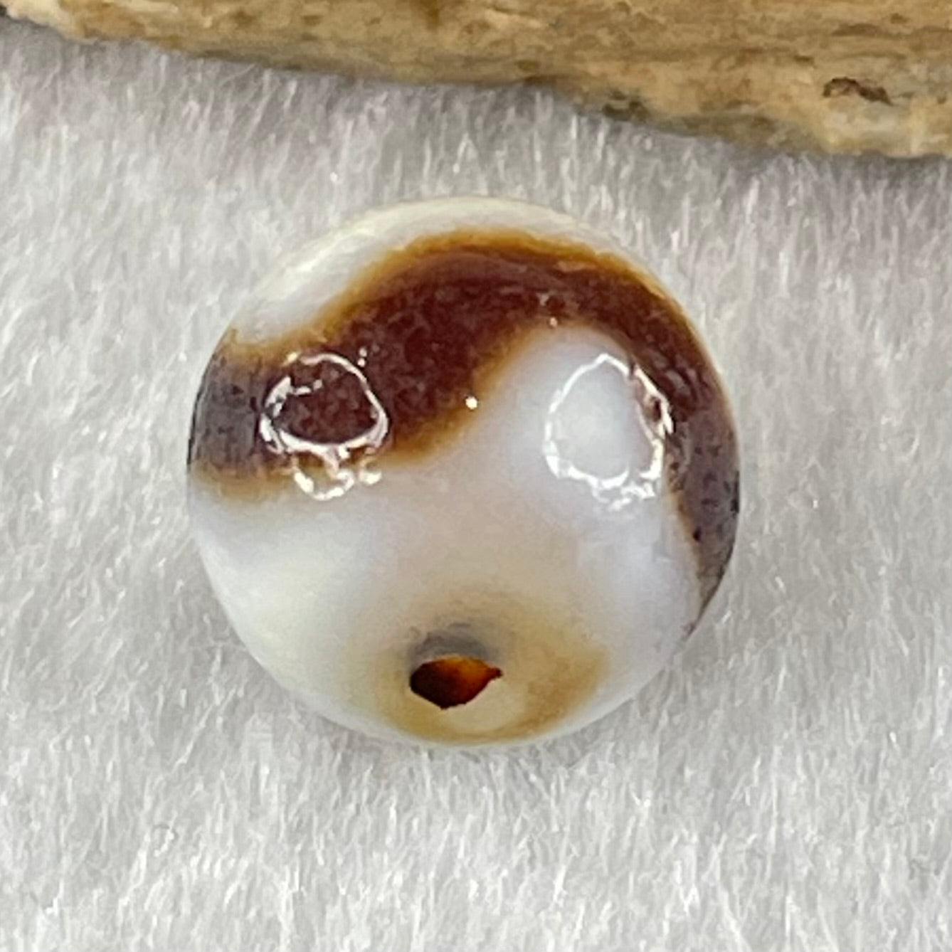 Natural Powerful Tibetan Old Oily Agate Tiger Tooth Daluo Dzi Bead Heavenly Master (Tian Zhu) 虎呀天诛 1.33g 9.5 by 10.0mm - Huangs Jadeite and Jewelry Pte Ltd