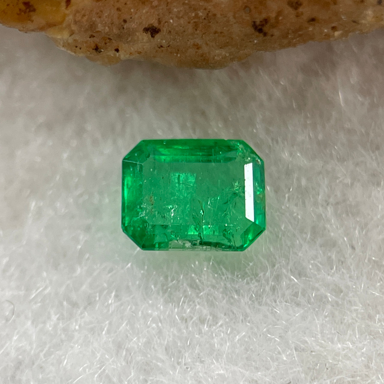 Natural Colombia Vivid Green Emerald (Beryl) Cut-Cornered Rectangular Step cut 0.42ct 5.4 by 4.4 by 2.1mm - Huangs Jadeite and Jewelry Pte Ltd