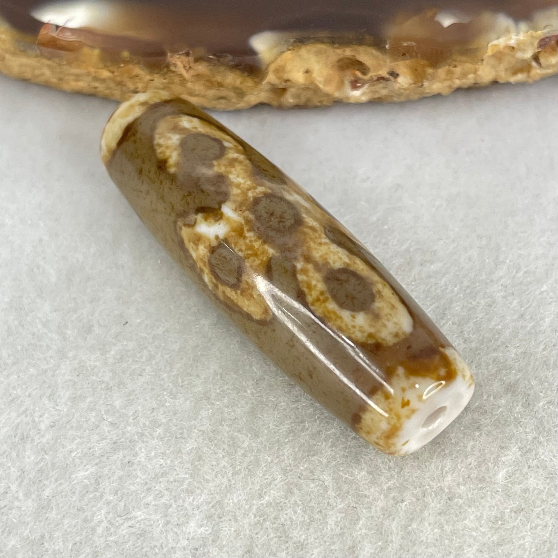 Natural Powerful Tibetan Old Oily Agate 5 Eyes Lightning Dzi Bead Heavenly Master (Tian Zhu) 五眼闪电天珠 9.26g 39.2 by 12.2mm - Huangs Jadeite and Jewelry Pte Ltd