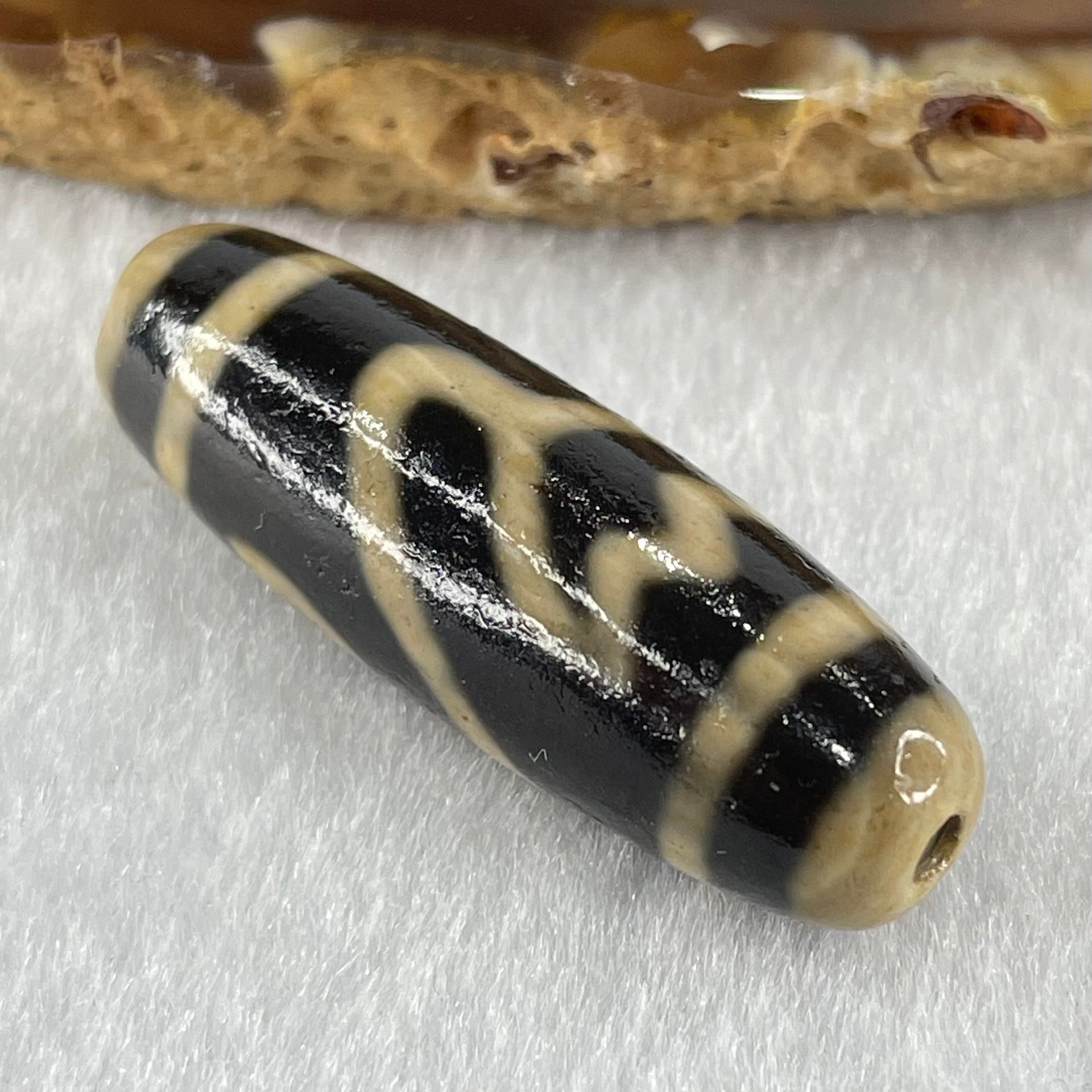 Natural Powerful Tibetan Old Oily Agate Double Lotus Flower Dzi Bead Heavenly Master (Tian Zhu) 双莲花天珠 8.55g 37.8 by 12.1mm - Huangs Jadeite and Jewelry Pte Ltd