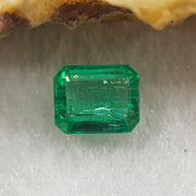 Natural Colombia Green Emerald (Beryl) Cut-Cornered Rectangular step cut 1.23ct 7.4 by 5.9 by 3.3mm - Huangs Jadeite and Jewelry Pte Ltd