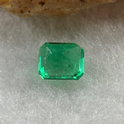 Natural Colombia Vivid Green Emerald (Beryl) Cut-Cornered Rectangular Step cut 0.43ct 4.6 by 3.8 by 3.2mm - Huangs Jadeite and Jewelry Pte Ltd