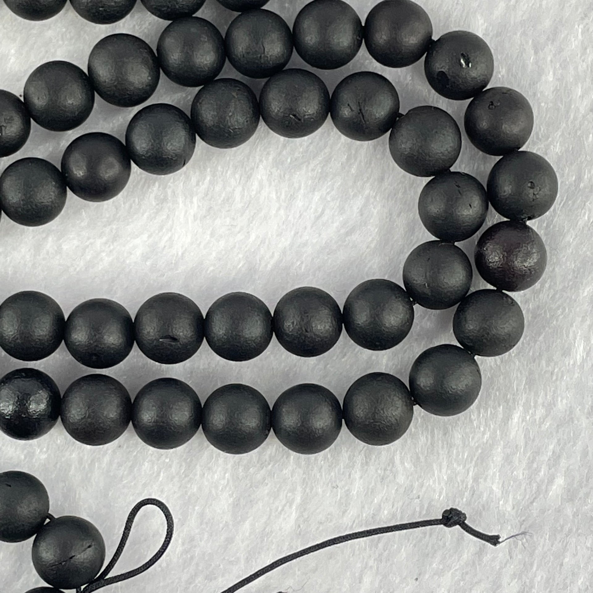 Natural Dark Matt Black Amber Beads Necklace 天然大黑天翁琥珀项链 20.87g 72cm 8.0mm 1 Beads 6.9mm 108 Beads - Huangs Jadeite and Jewelry Pte Ltd