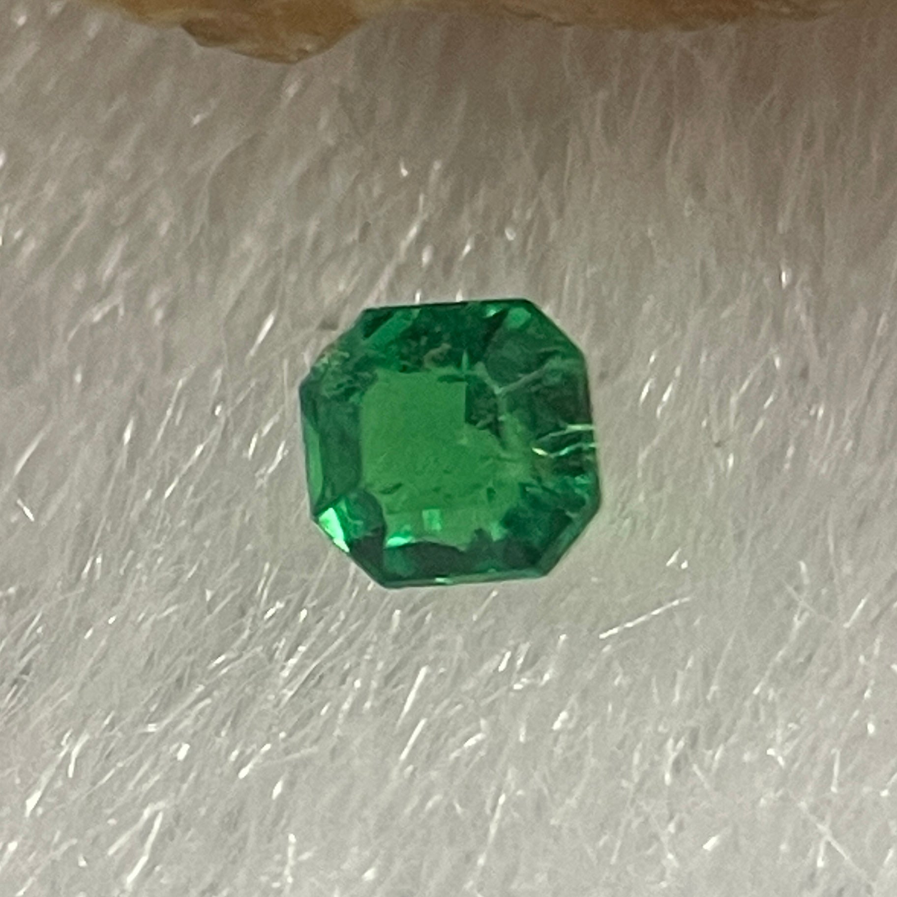 Natural Colombia Vivid Green Emerald (Beryl) Cut-Cornered Square Step cut 0.06ct 2.2 by 2.0 by 1.8mm - Huangs Jadeite and Jewelry Pte Ltd