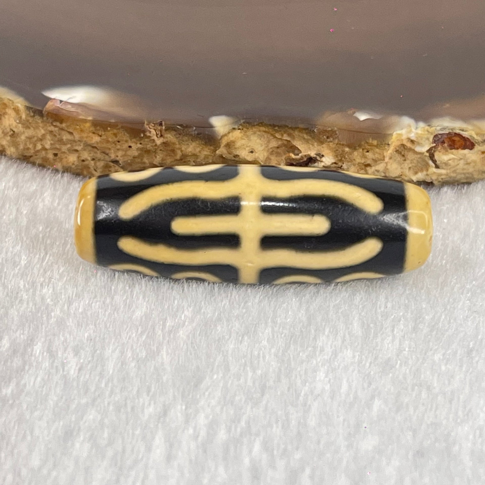 Natural Powerful Tibetan Old Oily Agate Water Lines 8 Eyes Dzi Bead Heavenly Master (Tian Zhu) 水纹八眼天诛 10.03g 38.4 by 13.0mm - Huangs Jadeite and Jewelry Pte Ltd