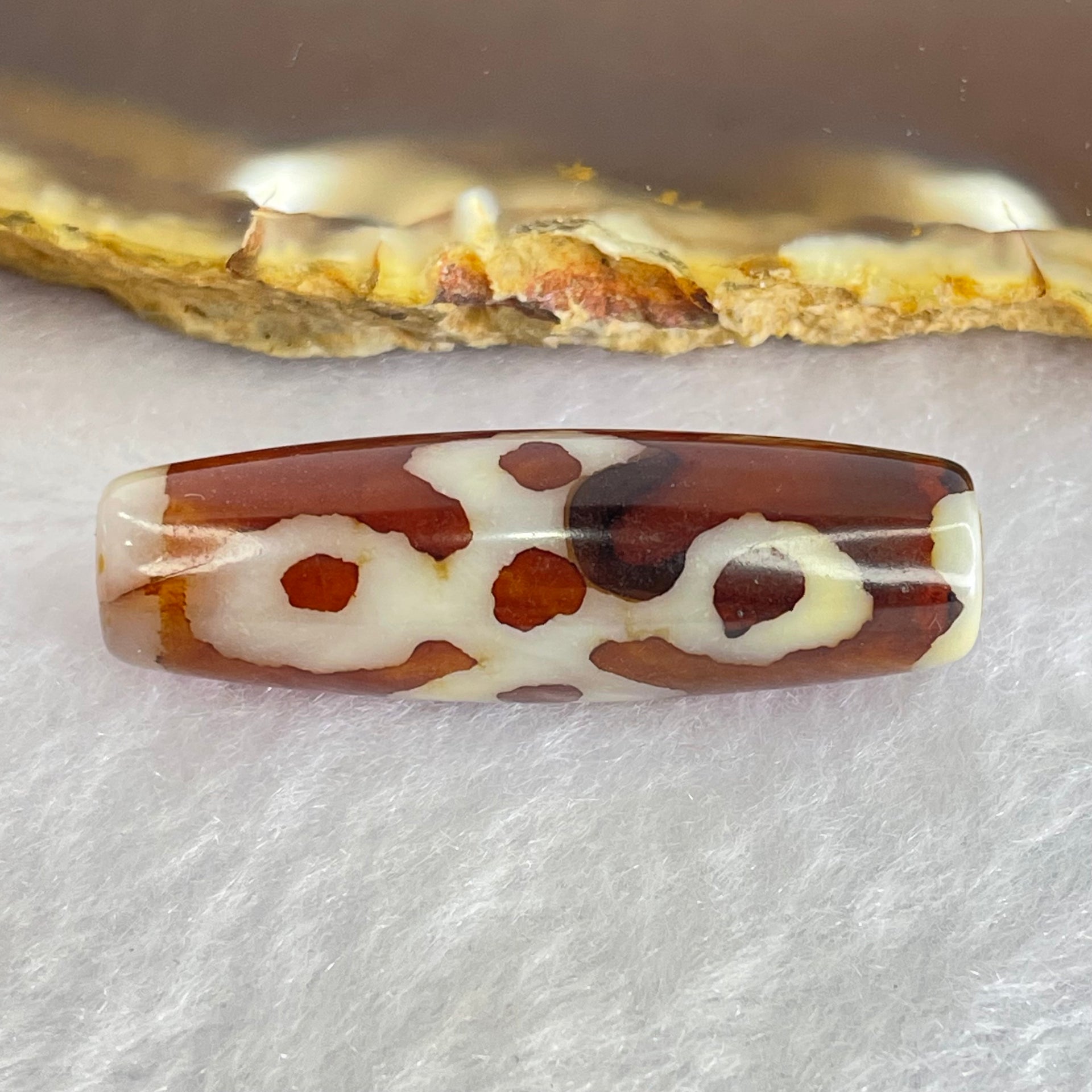Natural Powerful Tibetan Old Oily Agate 5 Eyes Lightning Dzi Bead Heavenly Master (Tian Zhu) 五眼闪电天珠 8.51g 38.0 by 12.0mm - Huangs Jadeite and Jewelry Pte Ltd