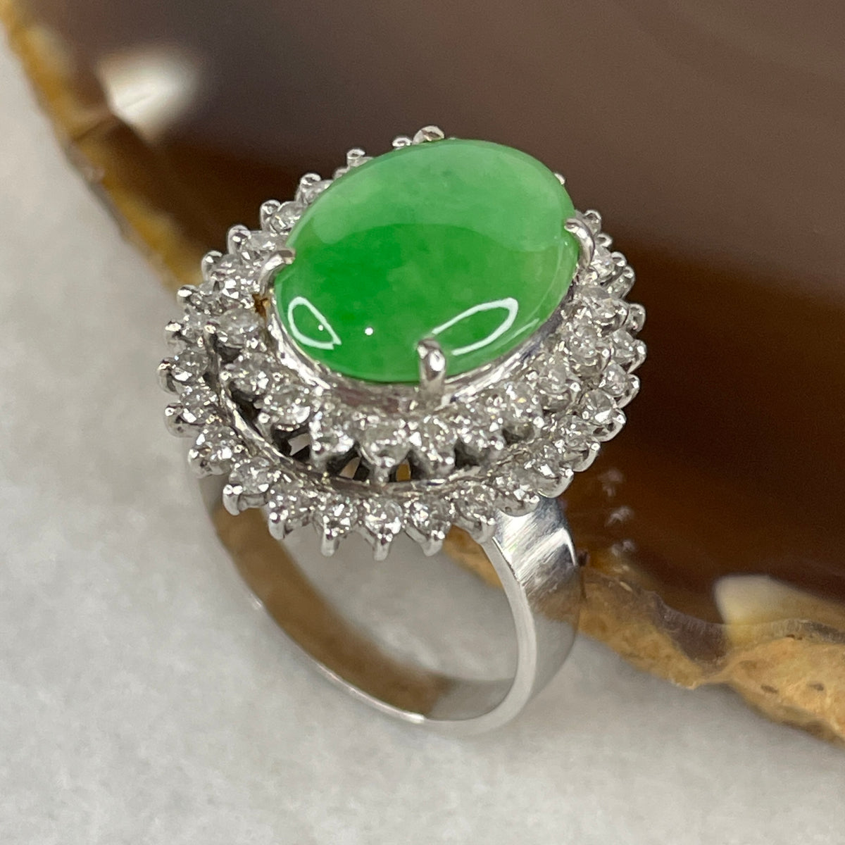 NGI Certified Natural Type A Apple Green Jadeite Cabochon Ring in 14K White Gold with Diamonds | US 7.1 / HK 15.5 (7.62g | Vivid Translucent Apple Green | 13.76x9.85x3.31mm Cabochon)