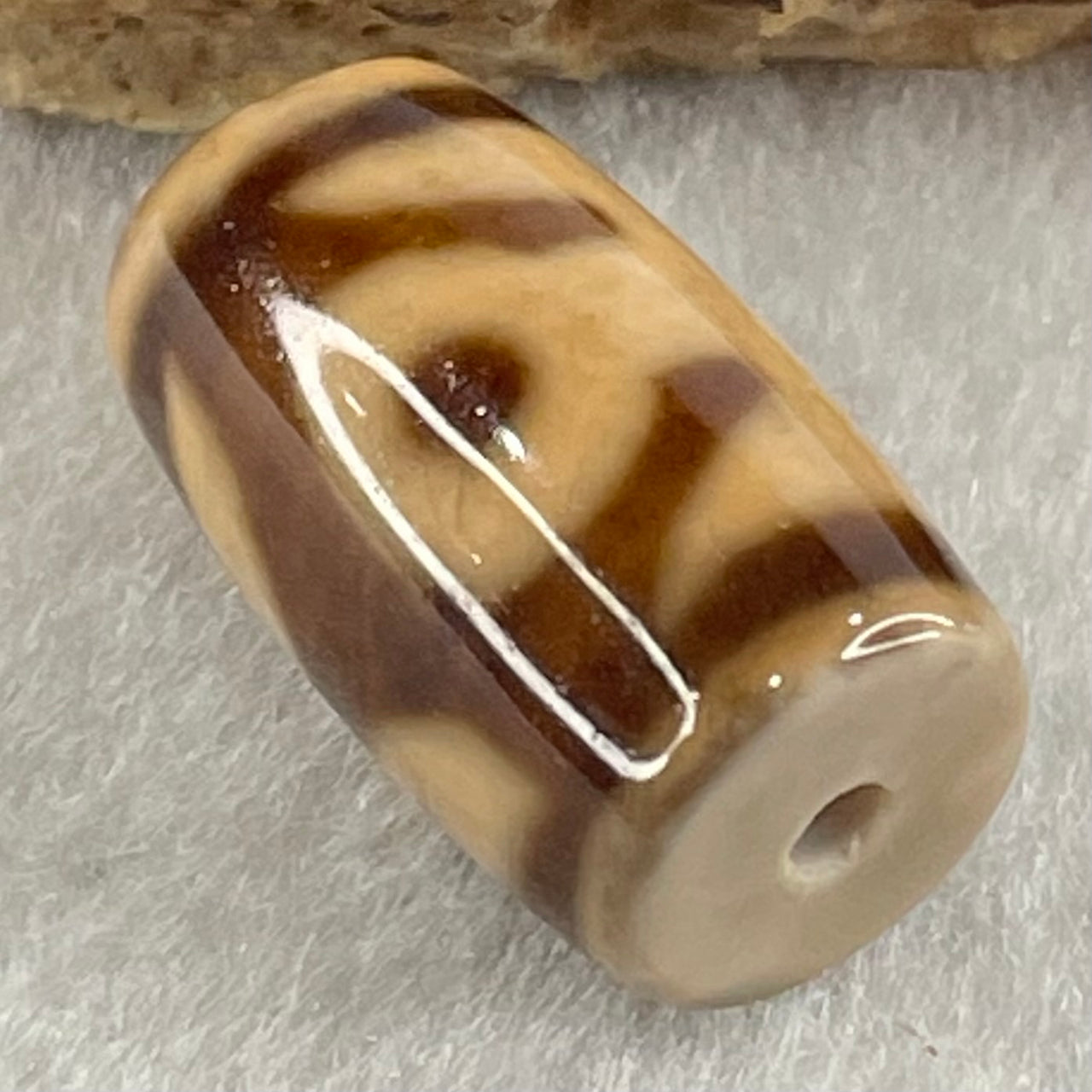 Natural Powerful Tibetan Old Oily Agate Patina Guiren Tairen Human Dzi Bead Totem Amulet Heavenly Master (Tian Zhu) 贵人天诛 4.68g 19.9 by 11.7mm - Huangs Jadeite and Jewelry Pte Ltd