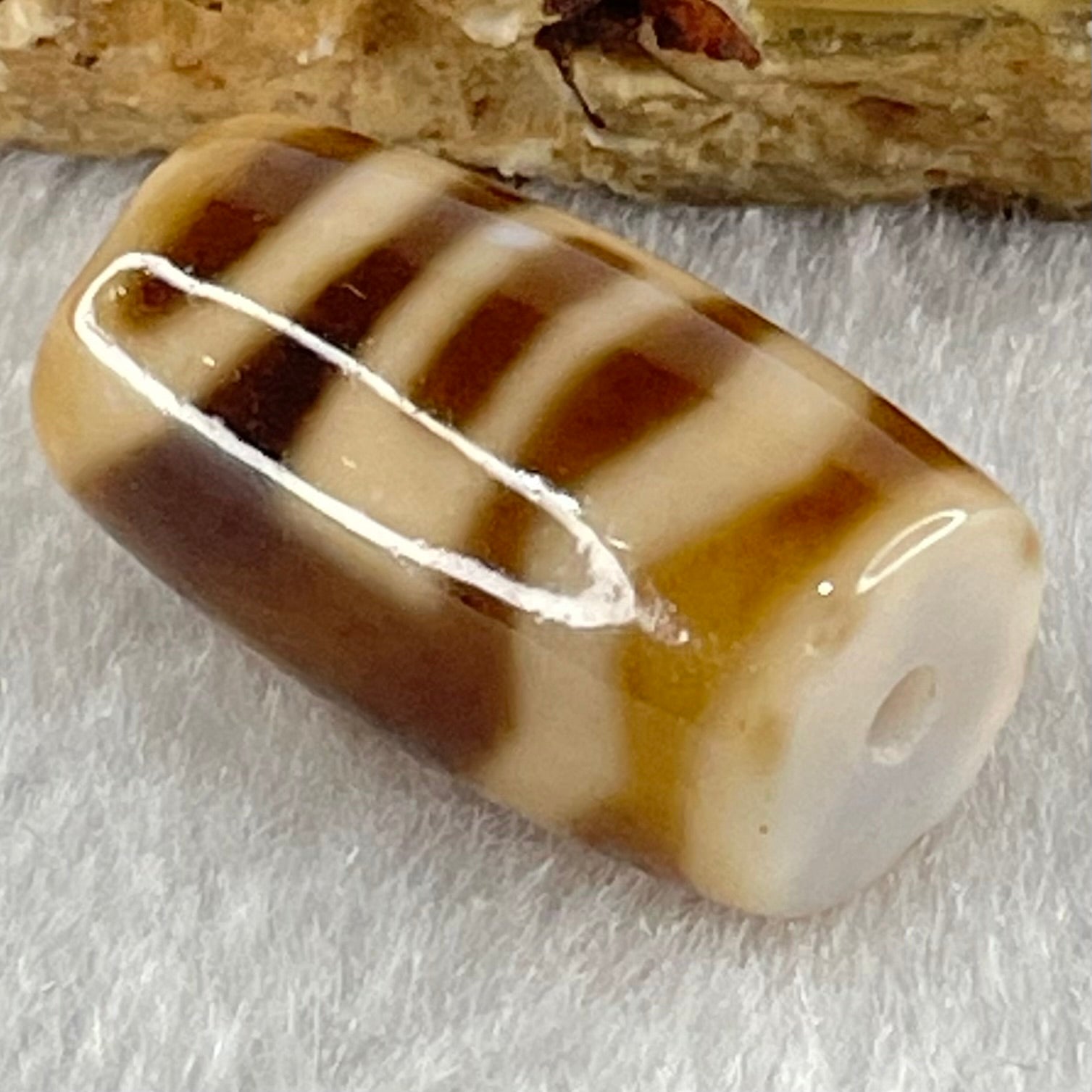Natural Powerful Tibetan Old Oily Agate Sky Door Serenity 1 Eye Dzi Bead Heavenly Master (Tian Zhu) 一眼天门天诛 4.86g 20.4 by 11.7mm - Huangs Jadeite and Jewelry Pte Ltd