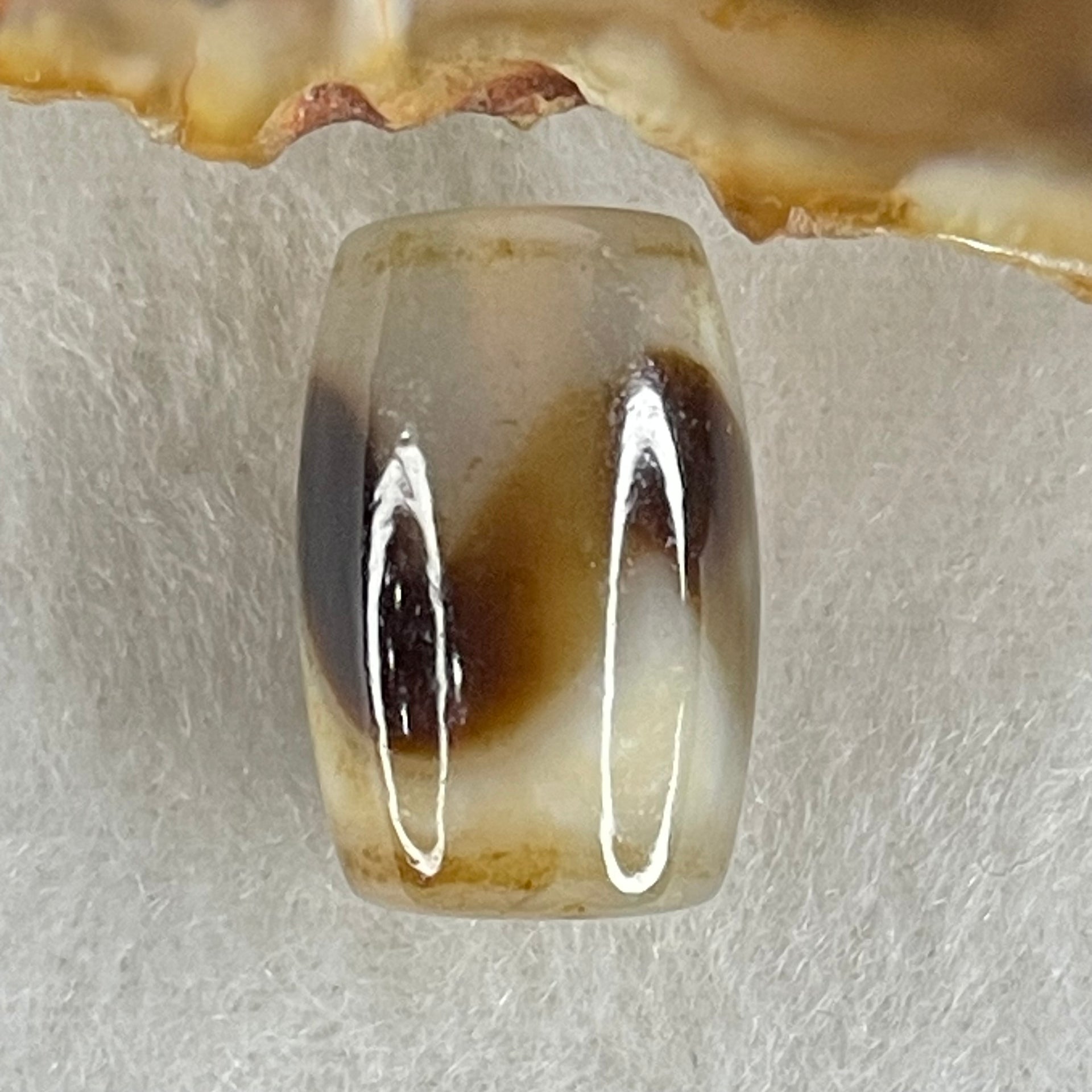 Natural Powerful Tibetan Old Oily Agate Tiger Tooth Daluo Dzi Bead Heavenly Master (Tian Zhu) 虎呀天诛 4.90g 18.7 by 12.4mm - Huangs Jadeite and Jewelry Pte Ltd