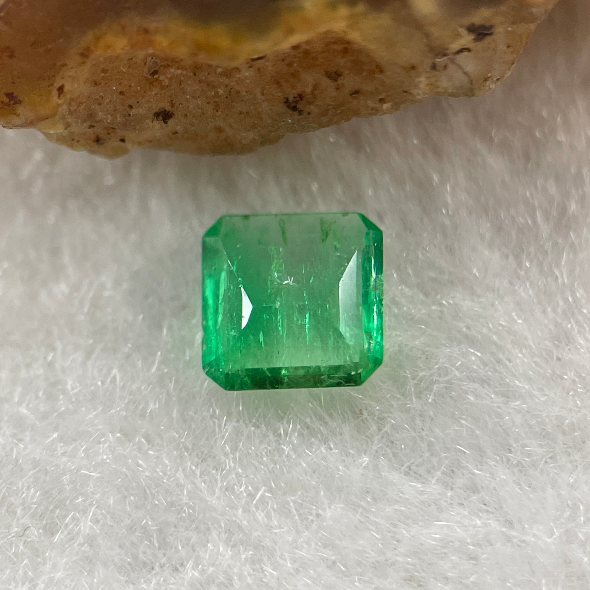 Natural Colombia Green Emerald (Beryl) Cut-Cornered Rectangular step cut 0.55ct 5.8 by 5.7 by 2.1mm - Huangs Jadeite and Jewelry Pte Ltd
