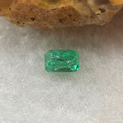 Natural Colombia Vivid Green Emerald (Beryl) Cut-Cornered Rectangular Step cut 0.41ct 5.0 by 3.6 by 2.9mm - Huangs Jadeite and Jewelry Pte Ltd