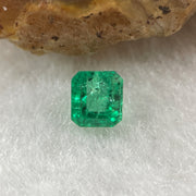 Natural Colombia Green Emerald (Beryl) Cut-Cornered Rectangular step cut 0.64ct 4.9 by 4.7 by 3.7mm - Huangs Jadeite and Jewelry Pte Ltd