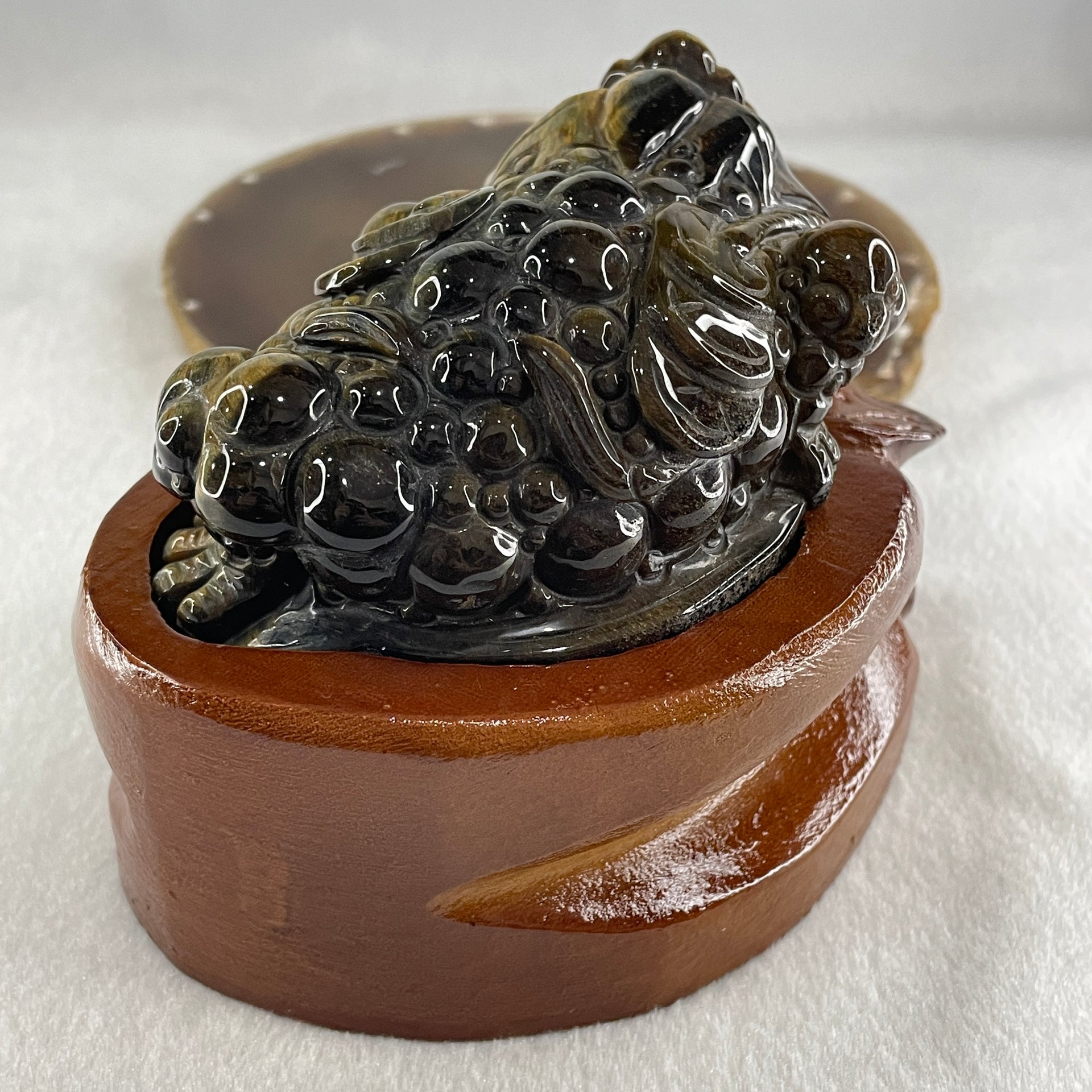 Natural Yellow Tiger's Eye Quartz 3 Legged Toad with Ancient Coin with Wooden Stand Display635.0g 128.1 by 90.7 by 92.5mm - Huangs Jadeite and Jewelry Pte Ltd