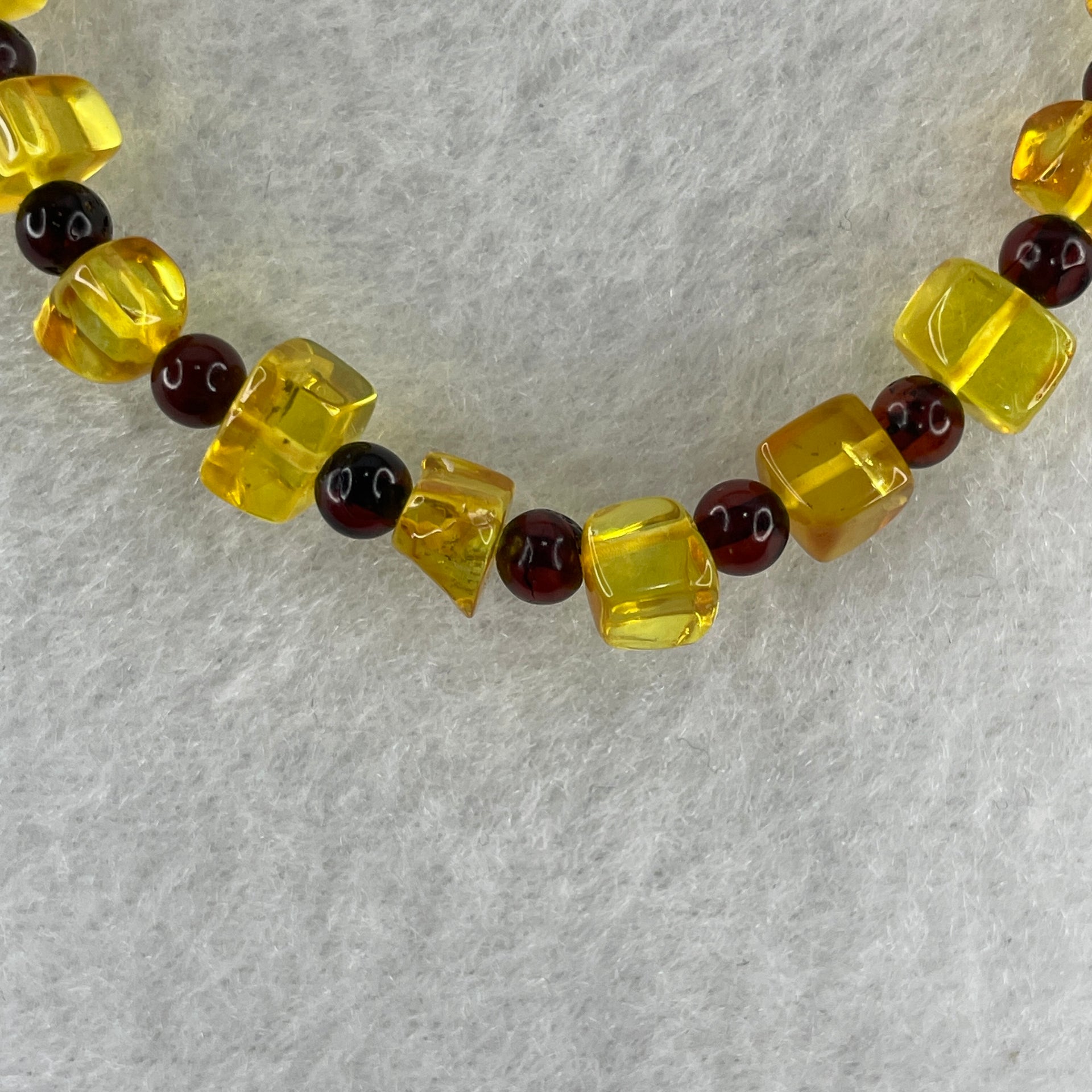 Natural Yellow Amber Square Shape with Cognac Amber Round Shape Bracelet 4.10g 16cm 6.6mm 21 Beads - Huangs Jadeite and Jewelry Pte Ltd