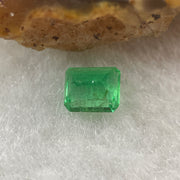 Natural Colombia Green Emerald (Beryl) Cut-Cornered Rectangular step cut 0.60ct 5.6 by 4.9 by 2.9mm - Huangs Jadeite and Jewelry Pte Ltd
