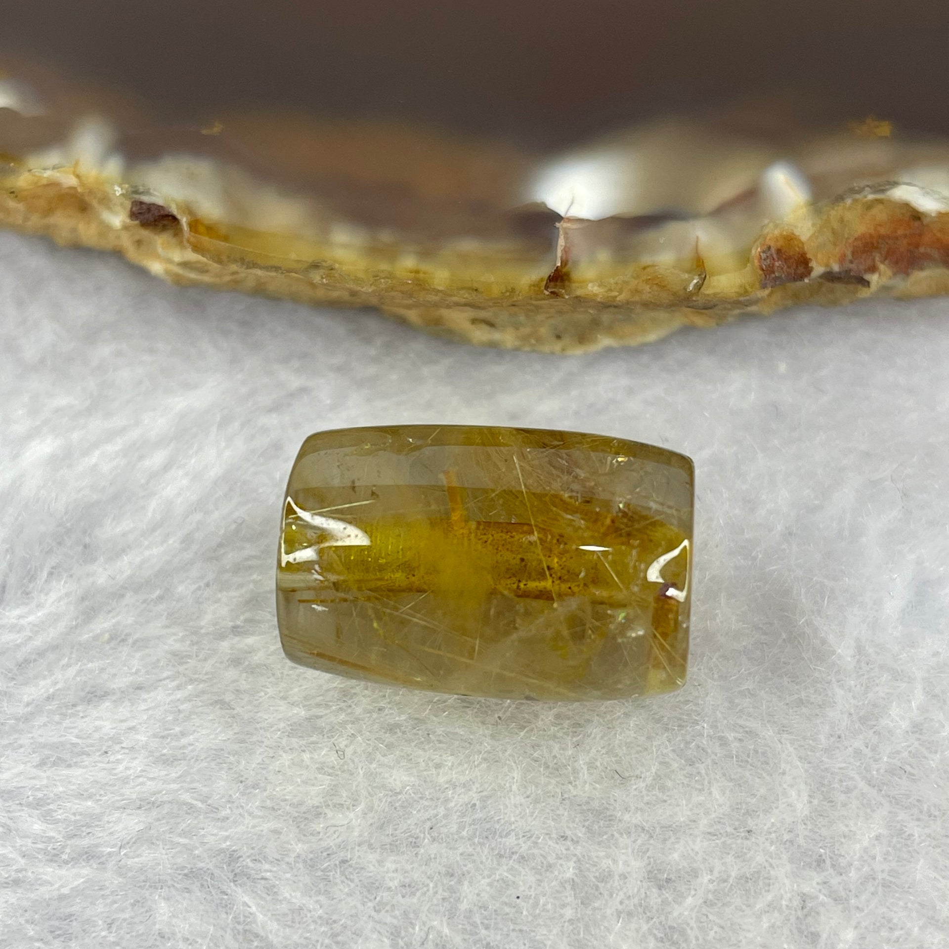 Good Grade Natural Golden Rutilated Quartz Crystal Lulu Tong Barrel 天然金顺发晶水晶露露通桶 
4.02g 16.8 by 11.4mm - Huangs Jadeite and Jewelry Pte Ltd