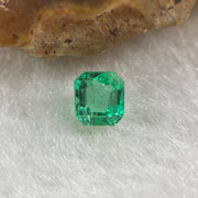 Natural Colombia Green Emerald (Beryl) Cut-Cornered Rectangular step cut 0.55ct 5.0 by 4.5 by 3.3mm - Huangs Jadeite and Jewelry Pte Ltd