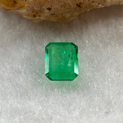 Natural Colombia Vivid Green Emerald (Beryl) Cut-Cornered Rectangular Step cut 0.46ct 5.9 by 4.6 by 1.9mm - Huangs Jadeite and Jewelry Pte Ltd