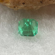 Natural Colombia Vivid Green Emerald (Beryl) Cut-Cornered Square Step cut 0.43ct 4.4 by 4.4 by 3.1mm - Huangs Jadeite and Jewelry Pte Ltd
