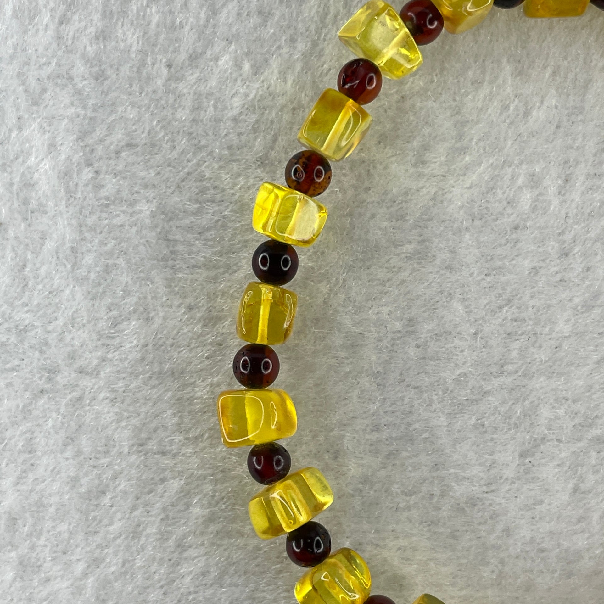 Natural Yellow Amber Square Shape with Cognac Amber Round Shape Bracelet 4.10g 16cm 6.6mm 21 Beads - Huangs Jadeite and Jewelry Pte Ltd