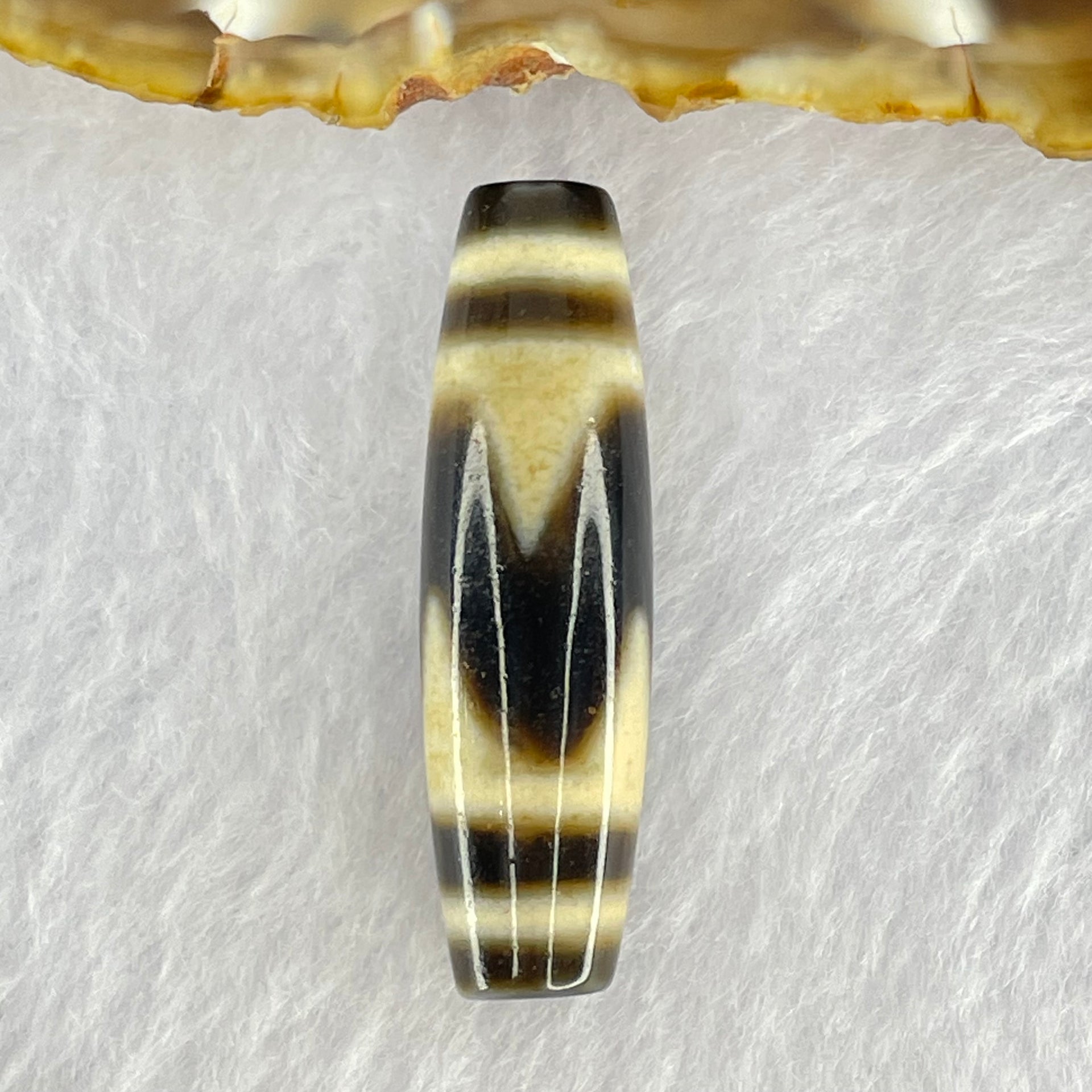 Natural Powerful Tibetan Old Oily Agate Tiger Tooth Daluo Dzi Bead Heavenly Master (Tian Zhu) 7.47g 38.9 by 11.3mm - Huangs Jadeite and Jewelry Pte Ltd