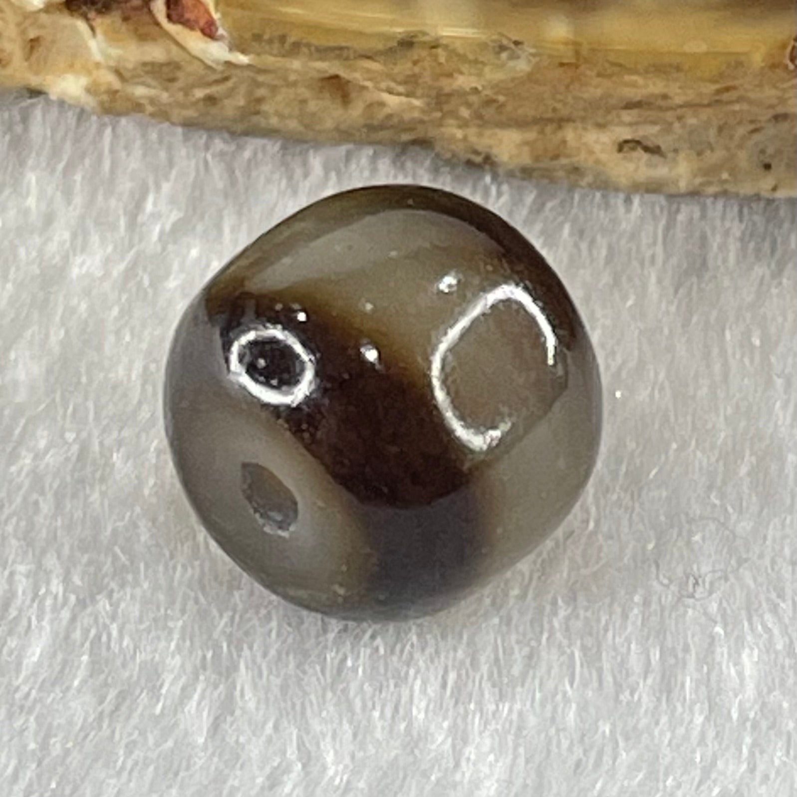 Natural Powerful Tibetan Old Oily Agate 1 Line Dzi Bead Heavenly Master (Tian Zhu) 1.76g 9.8 by 10.8mm - Huangs Jadeite and Jewelry Pte Ltd