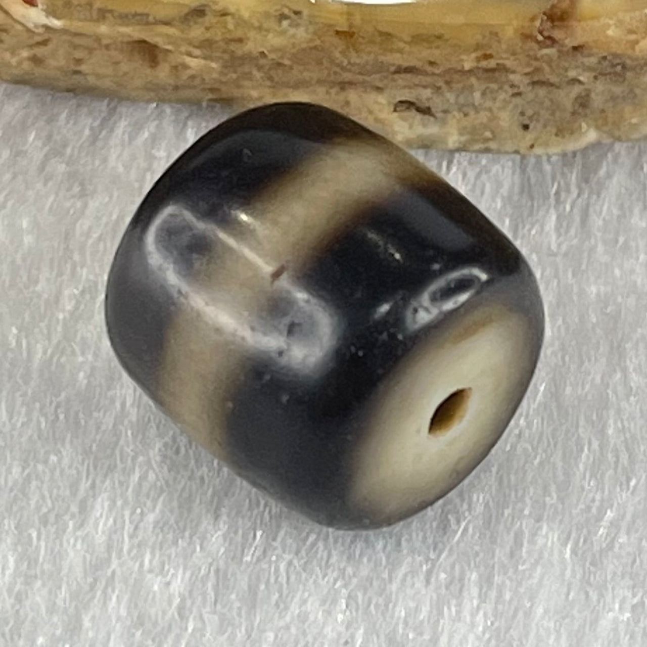 Natural Powerful Tibetan Old Oily Agate 1 Lines Dzi Bead Heavenly Master (Tian Zhu) 2.04g 10.2 by 10.5mm - Huangs Jadeite and Jewelry Pte Ltd