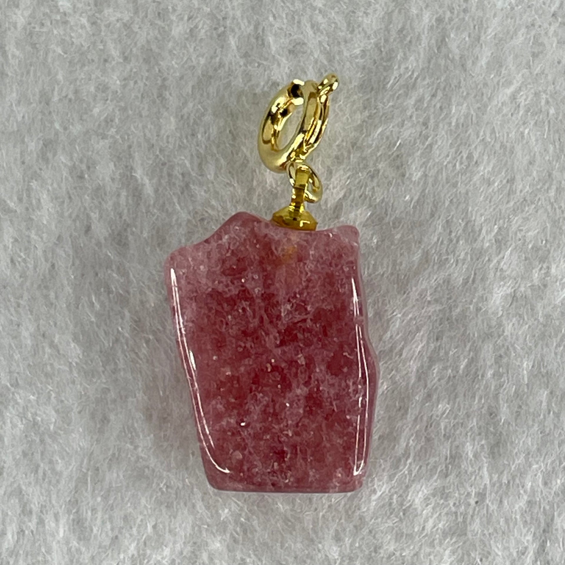 Natural Strawberry Quartz Fortune Cat Charm 3.40g 17.3 by 12.0 by 9.0mm - Huangs Jadeite and Jewelry Pte Ltd