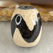 Natural Powerful Tibetan Old Oily Agate Tiger Tooth Daluo Dzi Bead Heavenly Master (Tian Zhu) 虎呀天诛 4.82g 17.7 by 13.2mm - Huangs Jadeite and Jewelry Pte Ltd